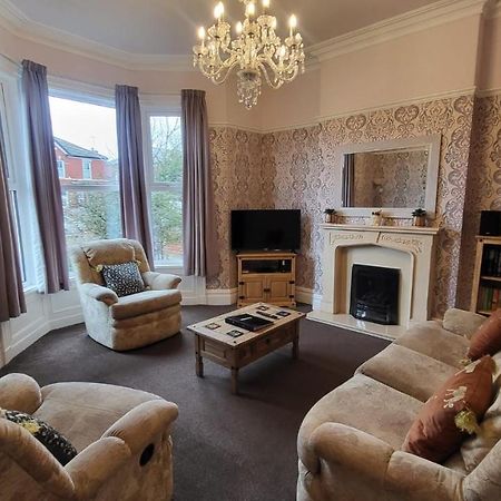 Stay - At Southport Holiday Home - Sleeps 6 Bagian luar foto