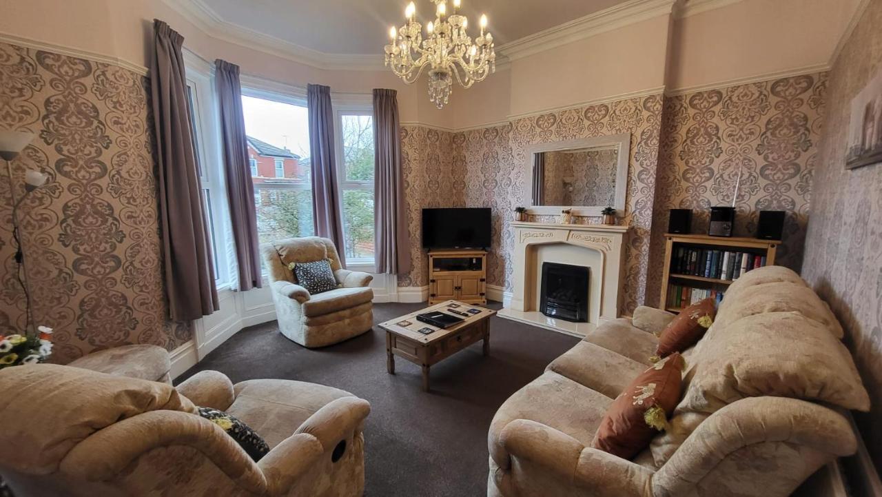 Stay - At Southport Holiday Home - Sleeps 6 Bagian luar foto