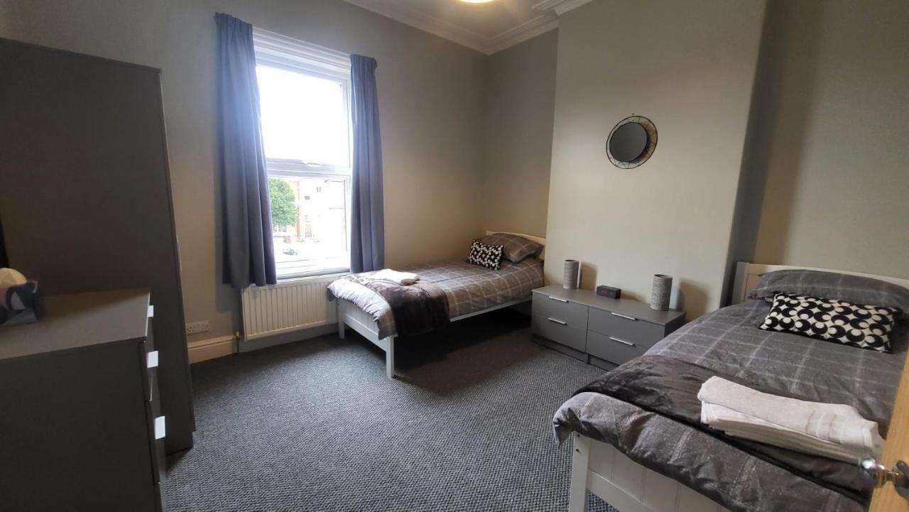 Stay - At Southport Holiday Home - Sleeps 6 Bagian luar foto