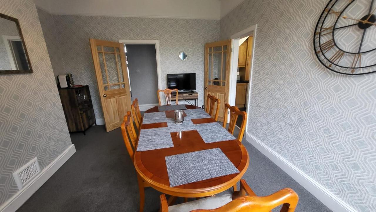 Stay - At Southport Holiday Home - Sleeps 6 Bagian luar foto