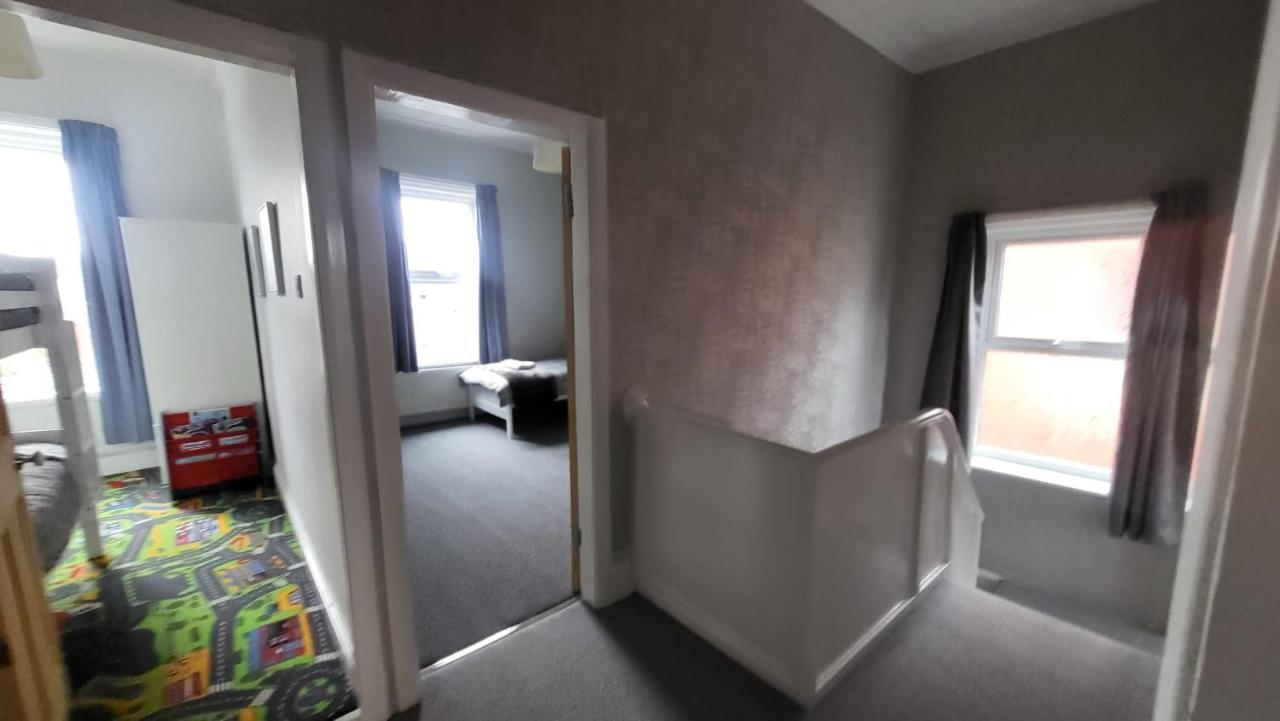 Stay - At Southport Holiday Home - Sleeps 6 Bagian luar foto